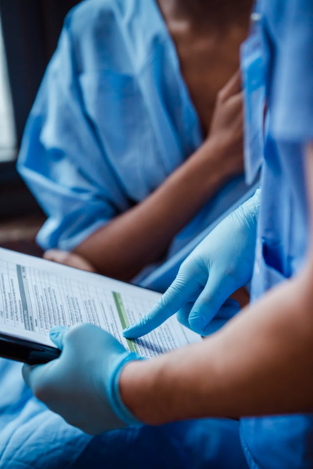 a nurse sharing diagnosis to a hospice care patient